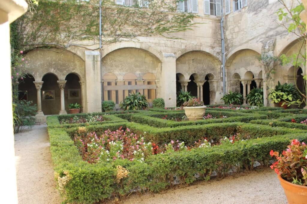 Le Mas De Lucien Entre Arles, Nimes, Avignon. Бокер Экстерьер фото